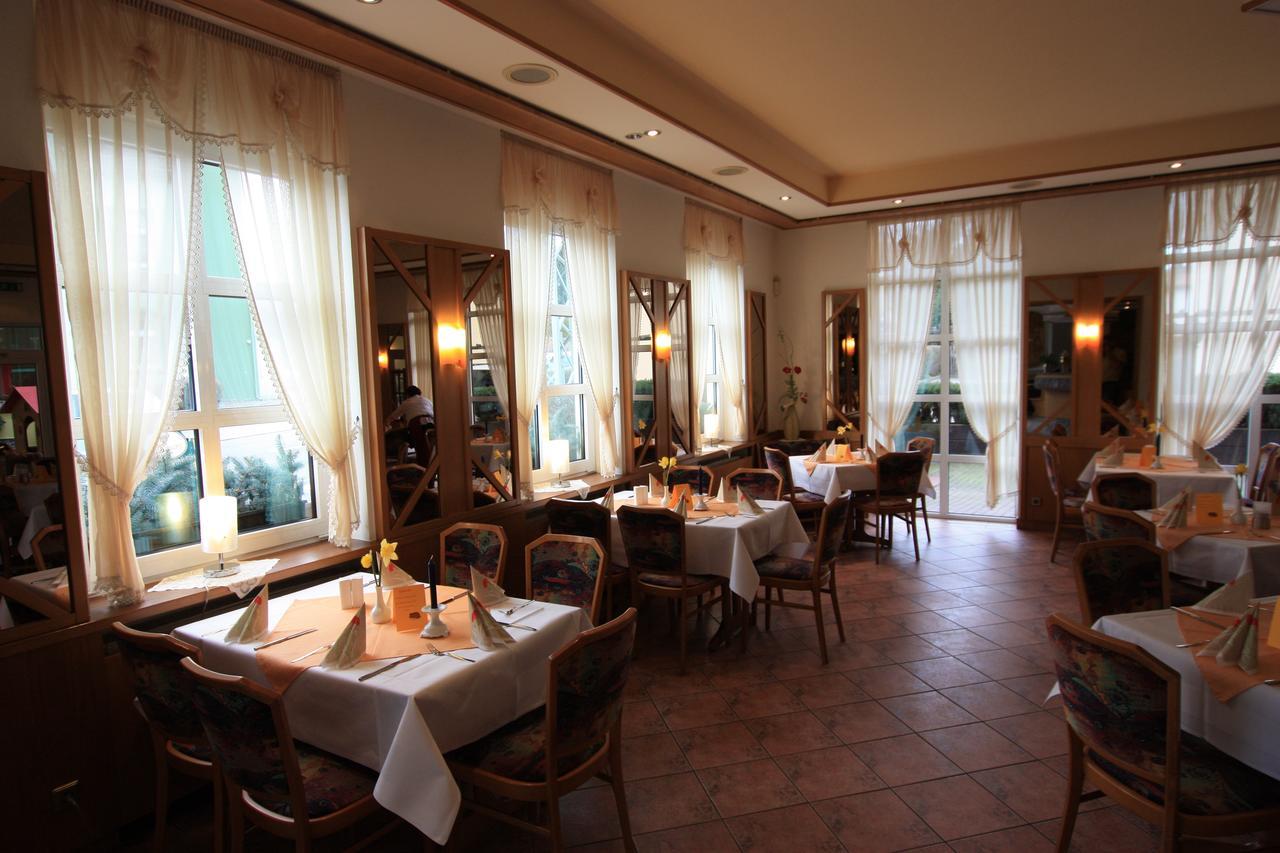 Hotel Buergerhof هوينشتاين-إرنستال المظهر الخارجي الصورة