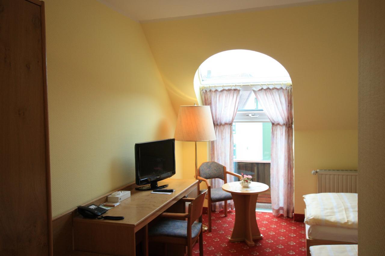 Hotel Buergerhof هوينشتاين-إرنستال المظهر الخارجي الصورة
