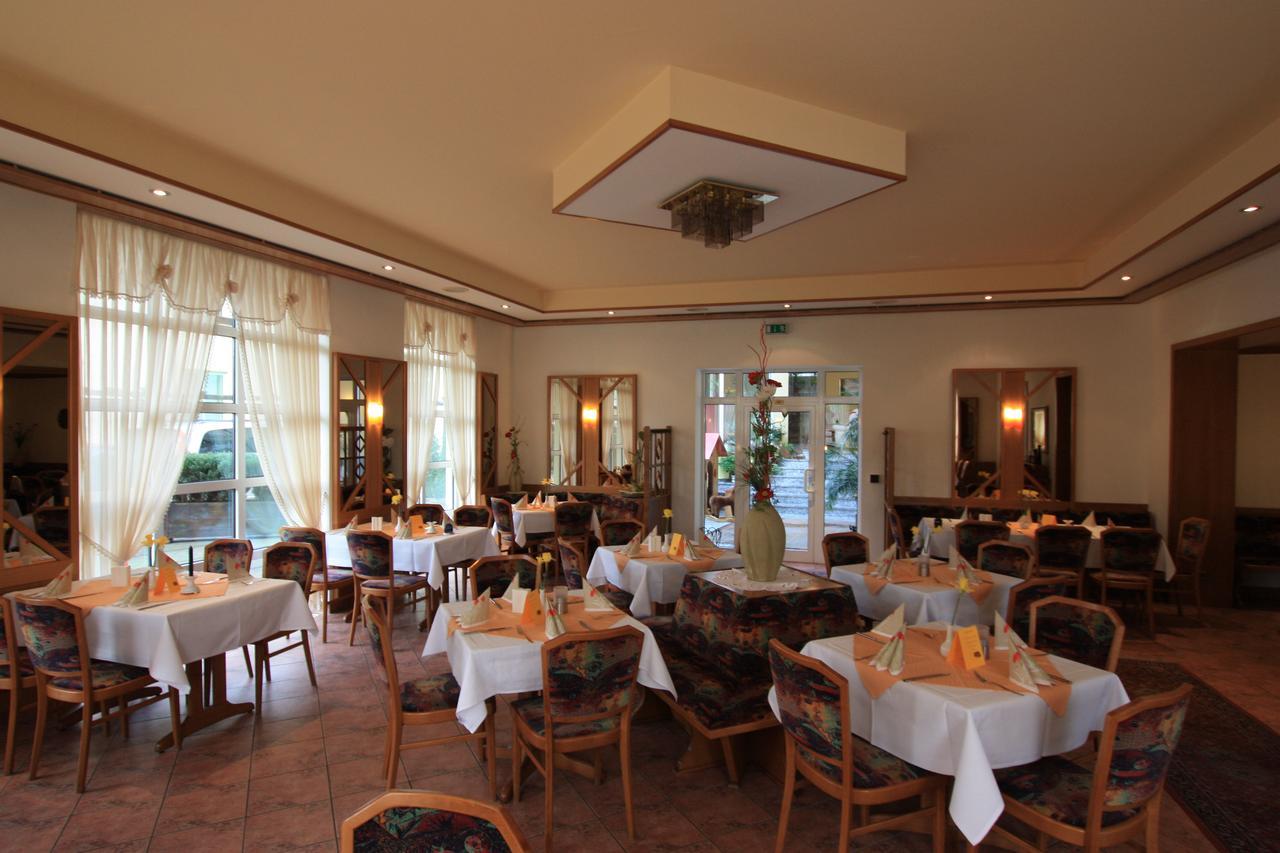 Hotel Buergerhof هوينشتاين-إرنستال المظهر الخارجي الصورة