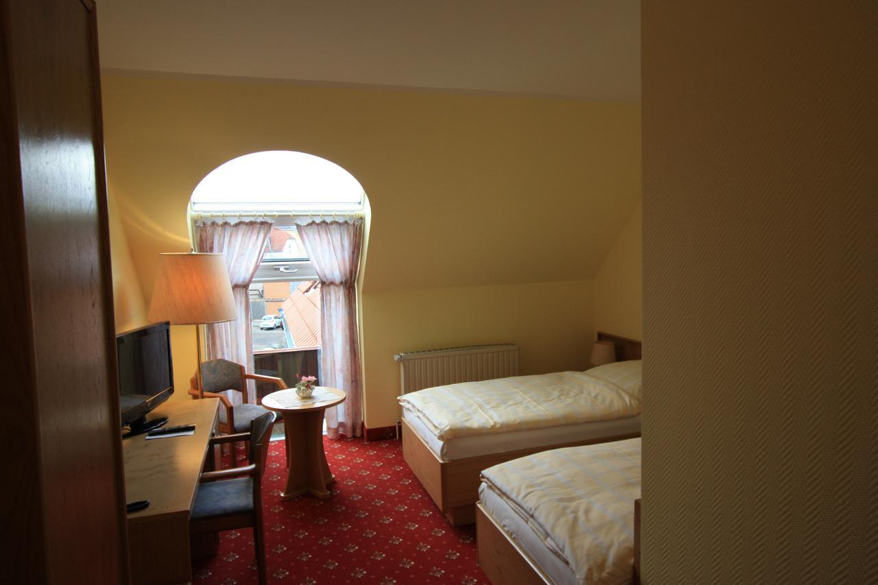 Hotel Buergerhof هوينشتاين-إرنستال المظهر الخارجي الصورة