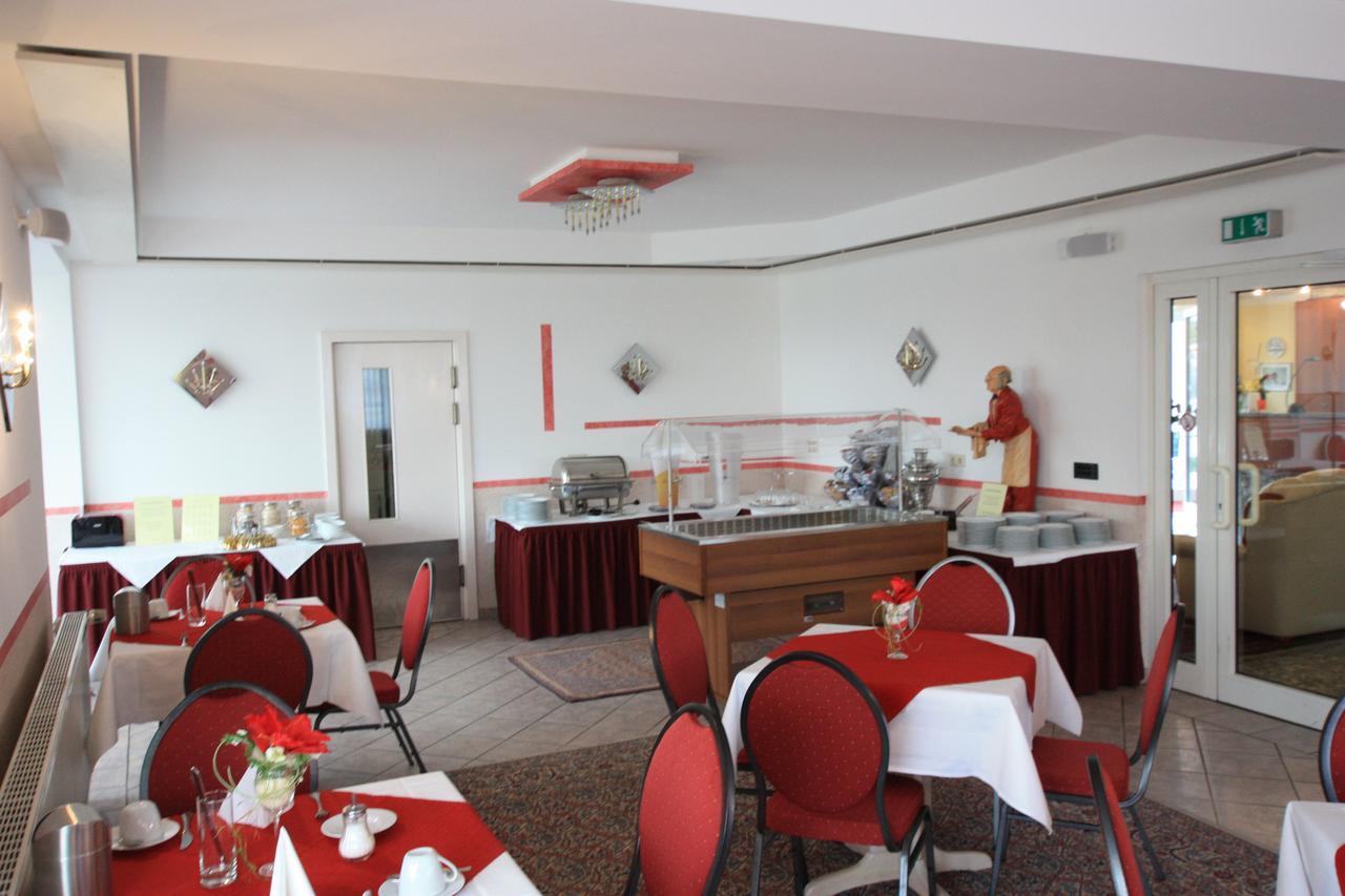 Hotel Buergerhof هوينشتاين-إرنستال المظهر الخارجي الصورة