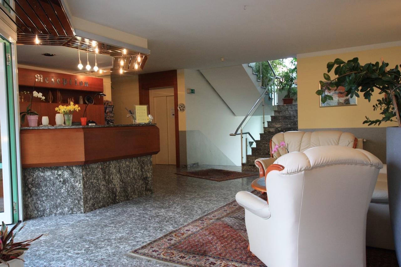 Hotel Buergerhof هوينشتاين-إرنستال المظهر الخارجي الصورة