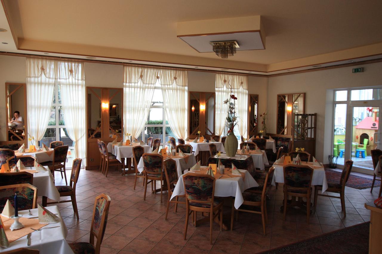 Hotel Buergerhof هوينشتاين-إرنستال المظهر الخارجي الصورة