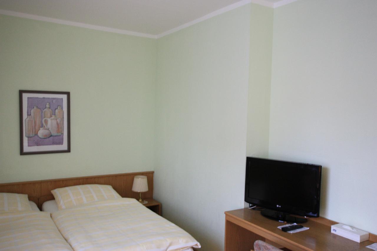 Hotel Buergerhof هوينشتاين-إرنستال المظهر الخارجي الصورة