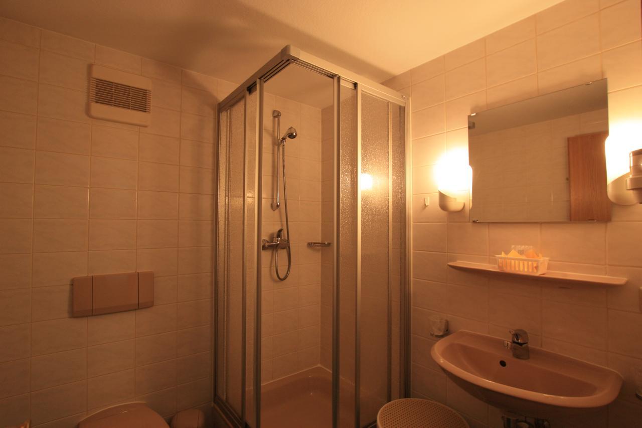 Hotel Buergerhof هوينشتاين-إرنستال المظهر الخارجي الصورة